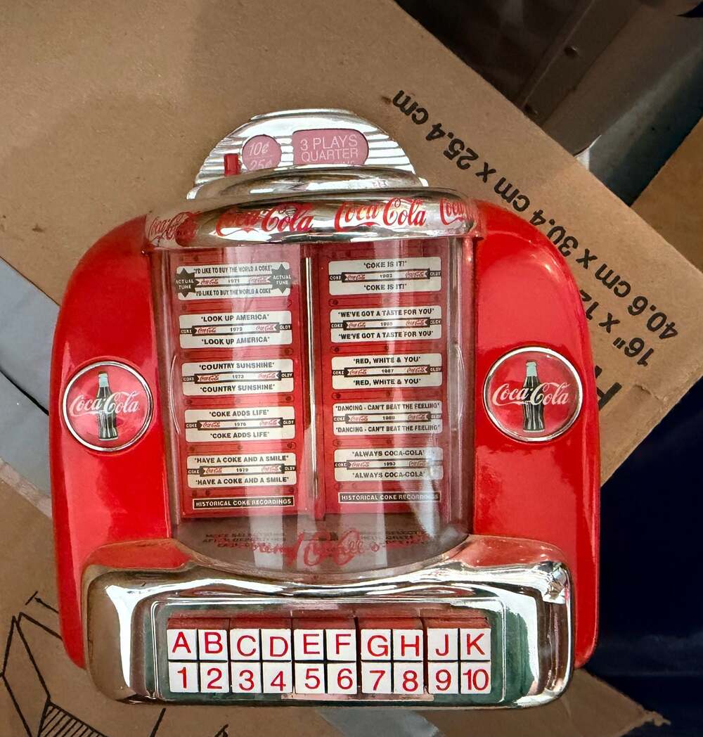 Vintage Coca Cola Tabletop Jukebox Musical Bank 1995 JB62709